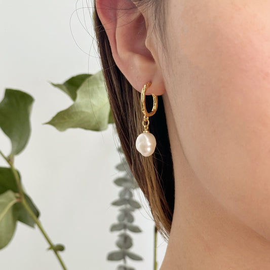 ANYA Pearl Earrings